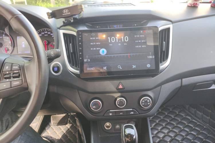 Used Hyundai ix25 2016 1.6T Dual-Clutch Two-Wheel Drive Smart GLS Model Audio And AC Panel