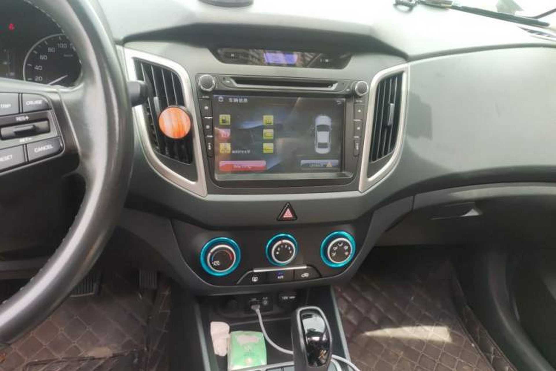 Used Hyundai ix25 2016 1.6T Dual-Clutch Two-Wheel Drive Smart GLS Model Audio And AC Panel