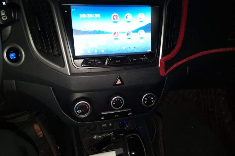 Used Hyundai ix25 2016 1.6T Dual-Clutch Two-Wheel Drive Smart GLS Model Audio And AC Panel