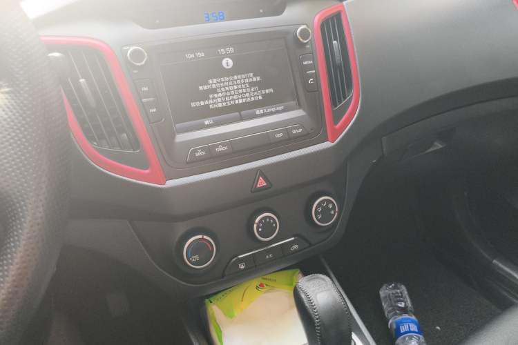 Used Hyundai ix25 2016 1.6T Dual-Clutch Two-Wheel Drive Smart GLS Model Audio And AC Panel