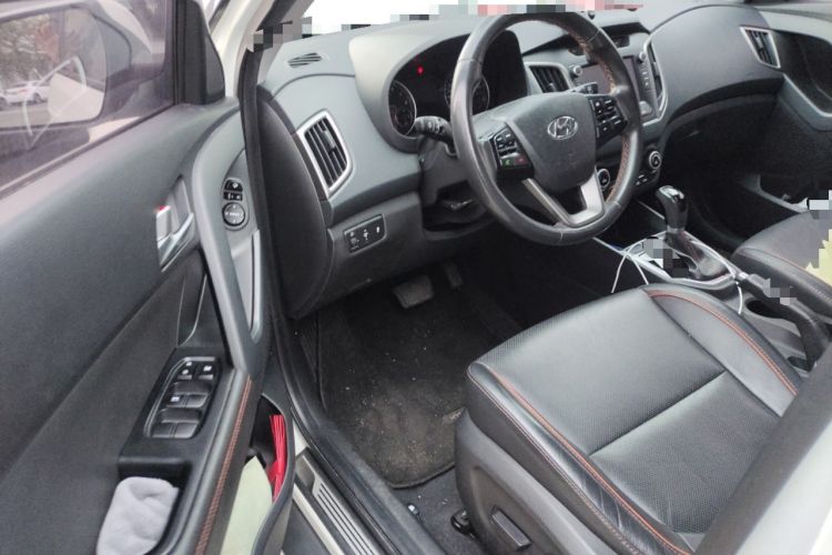 Used Hyundai ix25 2016 1.6T Dual-Clutch Two-Wheel-Drive Deluxe DLX Model Driver Seat