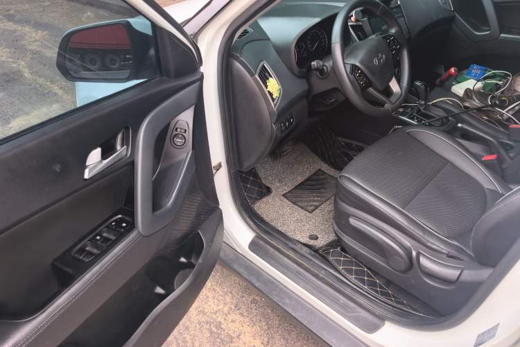 Used Hyundai ix25 2016 1.6T Dual-Clutch Two-Wheel Drive Smart GLS Model Driver Seat