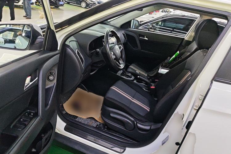 Used Hyundai ix25 2016 1.6T Dual-Clutch Two-Wheel Drive Smart GLS Model Driver Seat