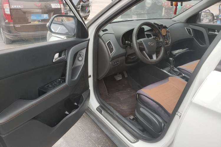 Used Hyundai ix25 2016 1.6T Dual-Clutch Two-Wheel Drive Smart GLS Model Driver Seat
