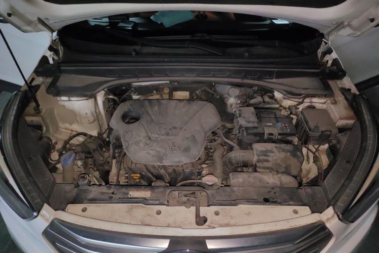 Used Hyundai ix25 2016 1.6T Dual-Clutch Two-Wheel-Drive Deluxe DLX Model Engine Bay