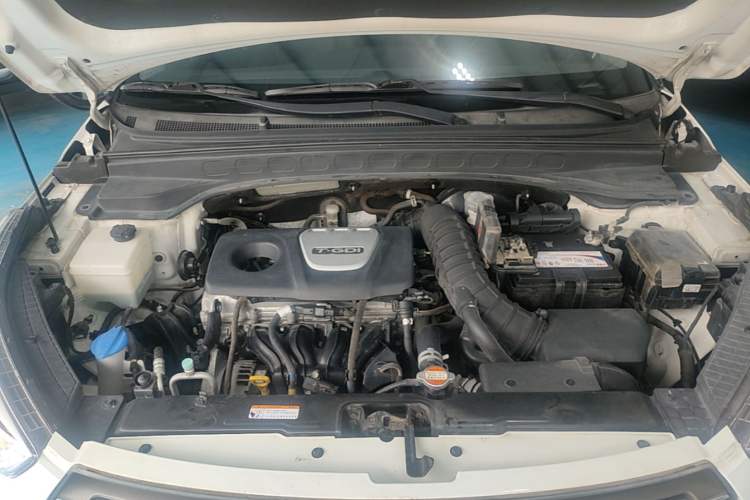 Used Hyundai ix25 2016 1.6T Dual-Clutch Two-Wheel-Drive Deluxe DLX Model Engine Bay