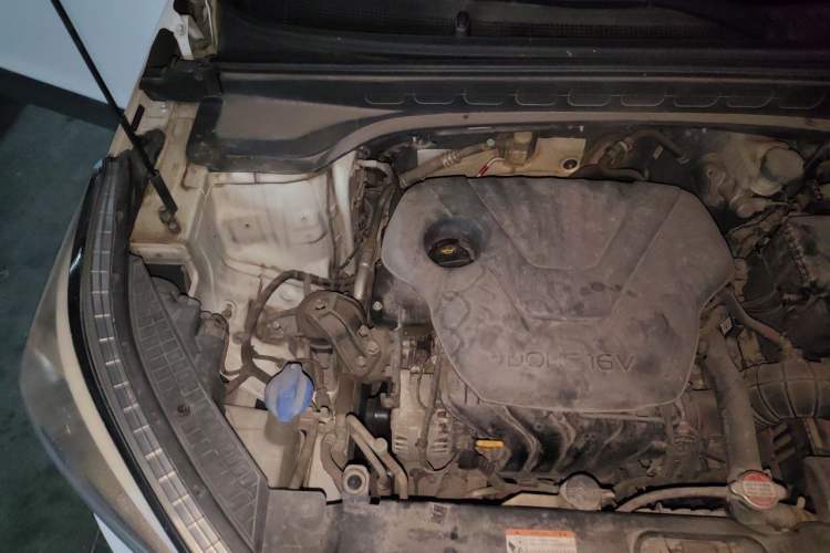Used Hyundai ix25 2016 1.6T Dual-Clutch Two-Wheel-Drive Deluxe DLX Model Engine Bay Right