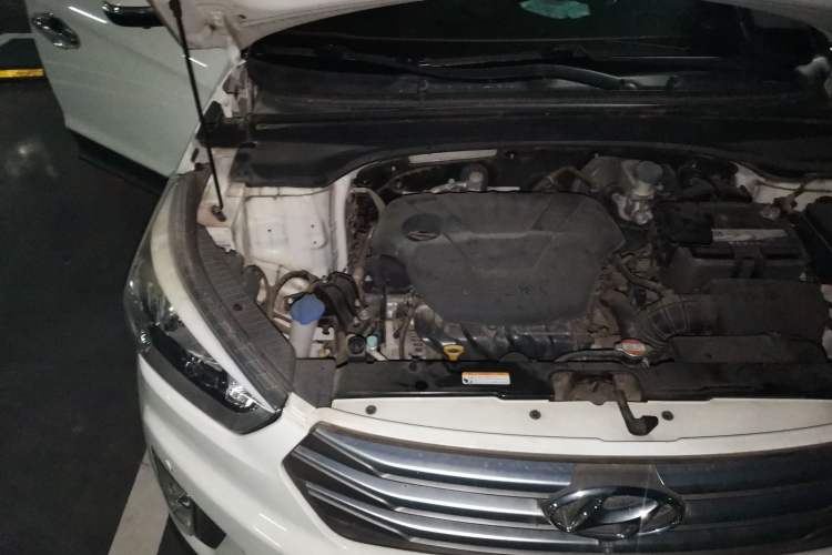 Used Hyundai ix25 2016 1.6T Dual-Clutch Two-Wheel Drive Smart GLS Model Engine Bay Right