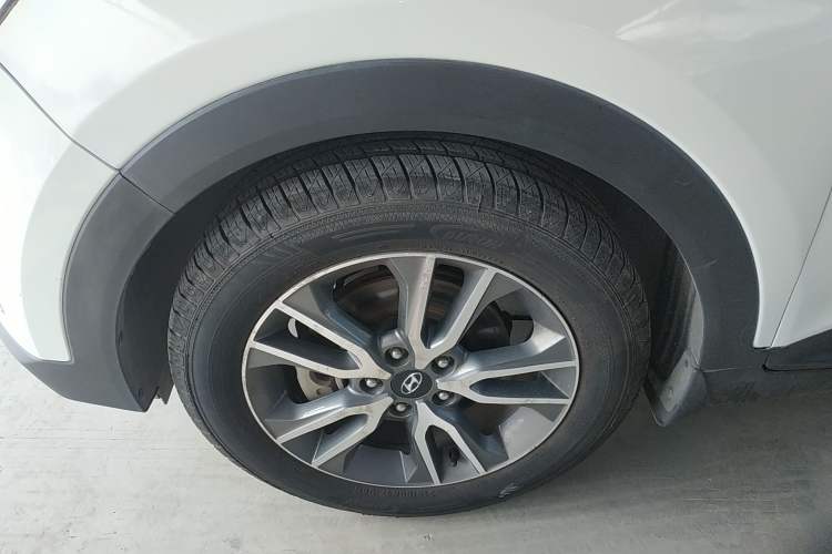 Used Hyundai ix25 2016 1.6T Dual-Clutch Two-Wheel Drive Smart GLS Model Exterior 1