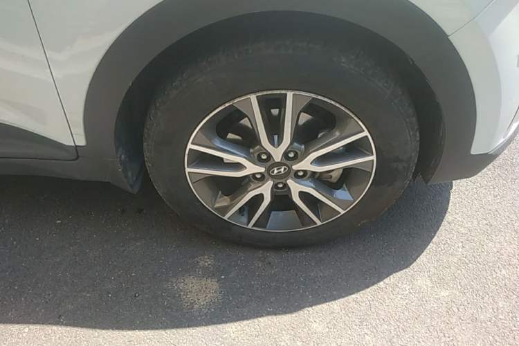 Used Hyundai ix25 2016 1.6T Dual-Clutch Two-Wheel Drive Smart GLS Model Exterior 1