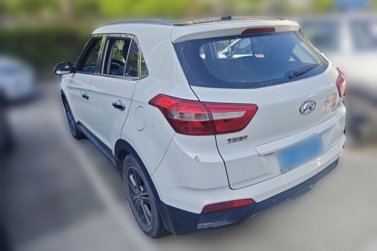 Used Hyundai ix25 2016 1.6T Dual-Clutch Two-Wheel Drive Smart GLS Model Exterior 3