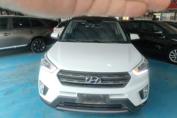Used Hyundai ix25 2016 1.6T Dual-Clutch Two-Wheel-Drive Deluxe DLX Model Front