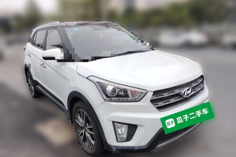 Used Hyundai ix25 2016 1.6T Dual-Clutch Two-Wheel-Drive Deluxe DLX Model Front Right 45 Deg