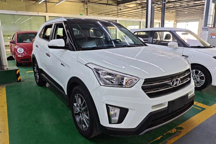 Used Hyundai ix25 2016 1.6T Dual-Clutch Two-Wheel Drive Smart GLS Model Front Right 45 Deg