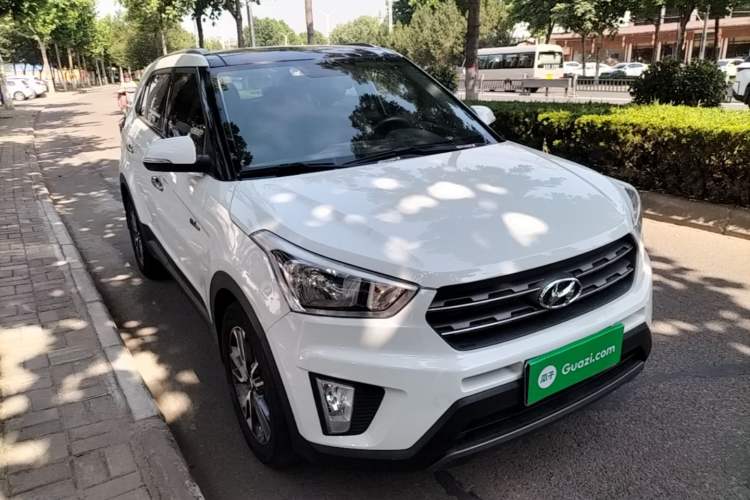 Used Hyundai ix25 2016 1.6T Dual-Clutch Two-Wheel Drive Smart GLS Model Front Right 45 Deg