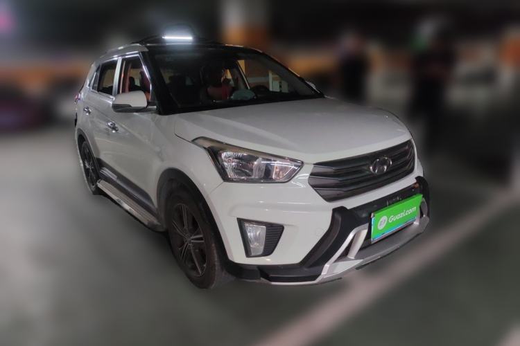 Used Hyundai ix25 2016 1.6T Dual-Clutch Two-Wheel-Drive Deluxe DLX Model Front Right 45 Deg