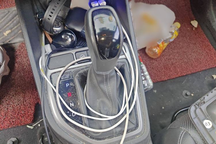 Used Hyundai ix25 2016 1.6T Dual-Clutch Two-Wheel Drive Smart GLS Model Gear Lever