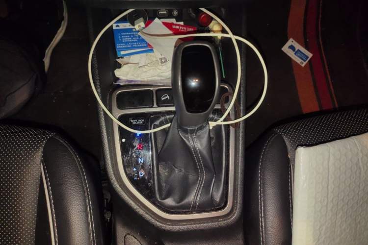Used Hyundai ix25 2016 1.6T Dual-Clutch Two-Wheel-Drive Deluxe DLX Model Gear Lever