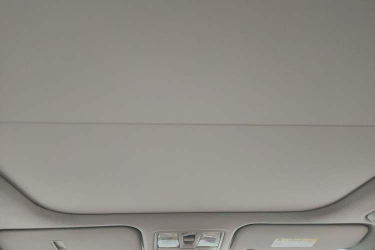 Used Hyundai ix25 2016 1.6T Dual-Clutch Two-Wheel Drive Smart GLS Model Headliner