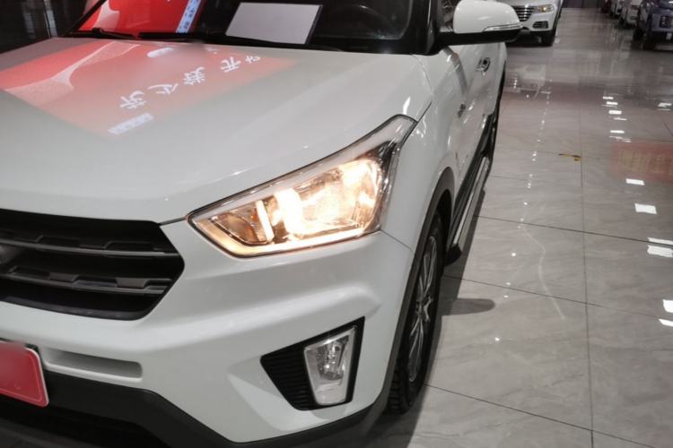 Used Hyundai ix25 2016 1.6T Dual-Clutch Two-Wheel Drive Smart GLS Model Left Front Headlight