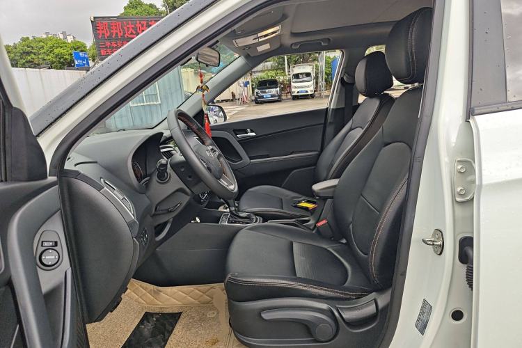 Used Hyundai ix25 2016 1.6T Dual-Clutch Two-Wheel Drive Smart GLS Model Left Front Seat