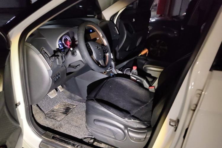 Used Hyundai ix25 2016 1.6T Dual-Clutch Two-Wheel Drive Smart GLS Model Left Front Seat