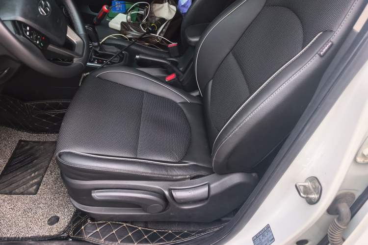 Used Hyundai ix25 2016 1.6T Dual-Clutch Two-Wheel Drive Smart GLS Model Left Front Seat