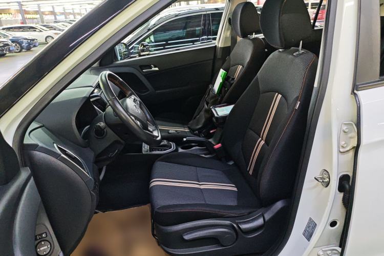 Used Hyundai ix25 2016 1.6T Dual-Clutch Two-Wheel Drive Smart GLS Model Left Front Seat