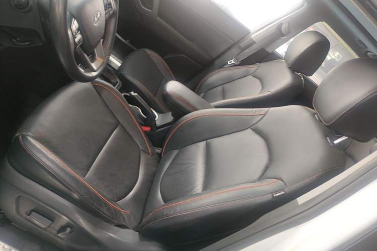 Used Hyundai ix25 2016 1.6T Dual-Clutch Two-Wheel-Drive Deluxe DLX Model Left Front Seat