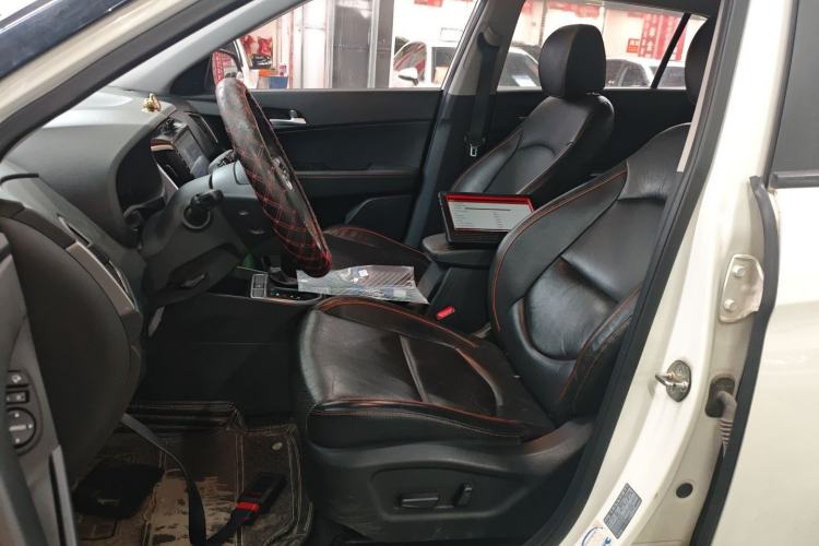 Used Hyundai ix25 2016 1.6T Dual-Clutch Two-Wheel-Drive Deluxe DLX Model Left Front Seat