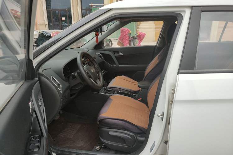 Used Hyundai ix25 2016 1.6T Dual-Clutch Two-Wheel Drive Smart GLS Model Left Front Seat
