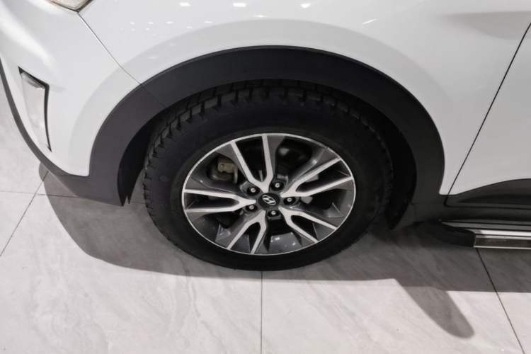Used Hyundai ix25 2016 1.6T Dual-Clutch Two-Wheel Drive Smart GLS Model Left Front Wheel Hub