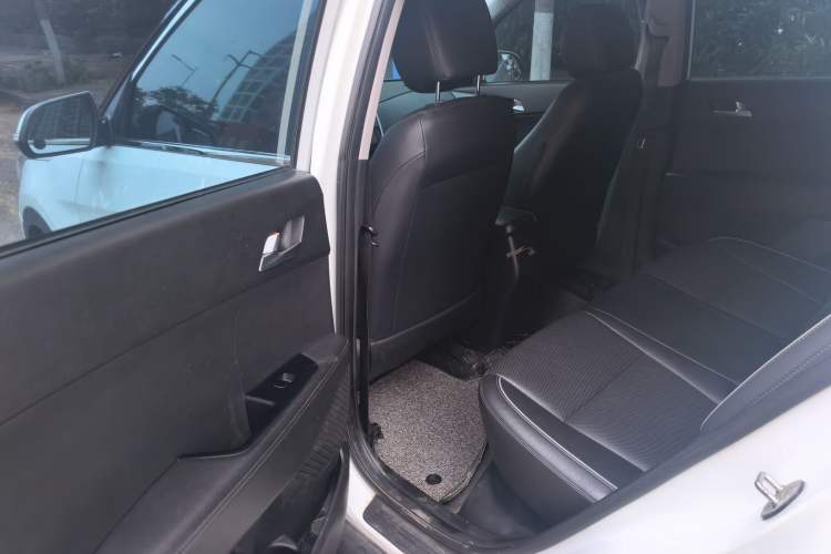 Used Hyundai ix25 2016 1.6T Dual-Clutch Two-Wheel Drive Smart GLS Model Left Rear Seat