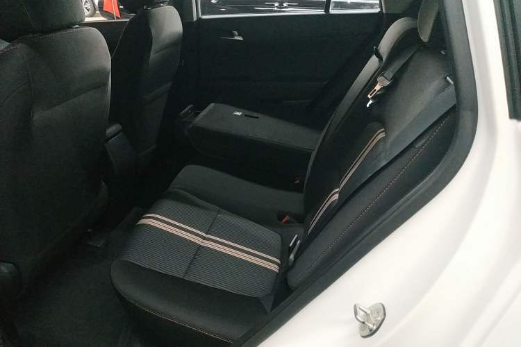 Used Hyundai ix25 2016 1.6T Dual-Clutch Two-Wheel Drive Smart GLS Model Left Rear Seat