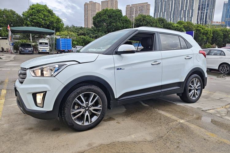 Used Hyundai ix25 2016 1.6T Dual-Clutch Two-Wheel Drive Smart GLS Model Left Side