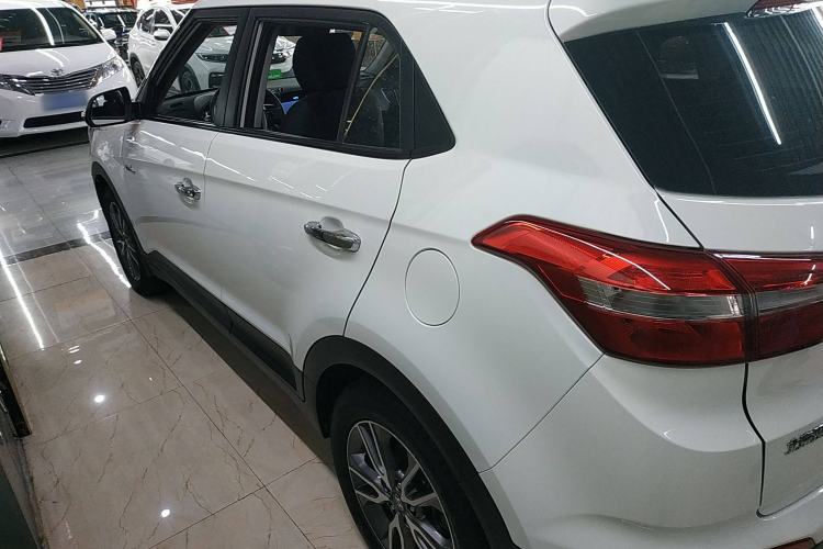Used Hyundai ix25 2016 1.6T Dual-Clutch Two-Wheel Drive Smart GLS Model Left Side