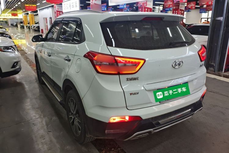 Used Hyundai ix25 2016 1.6T Dual-Clutch Two-Wheel-Drive Deluxe DLX Model Rear Left 45 Deg