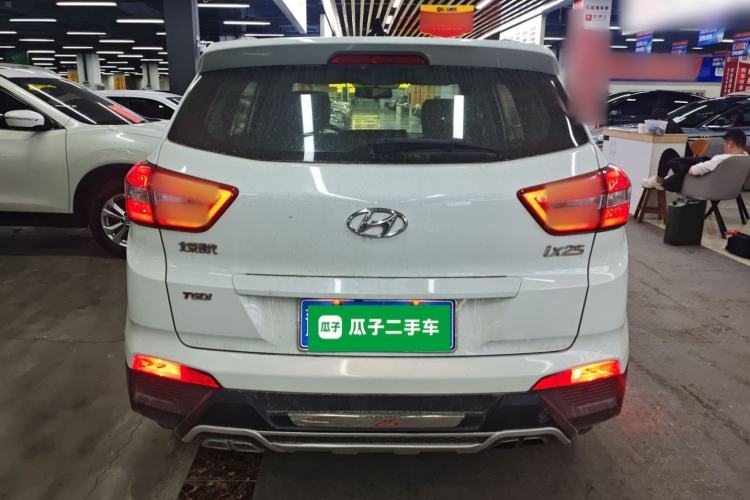 Used Hyundai ix25 2016 1.6T Dual-Clutch Two-Wheel-Drive Deluxe DLX Model Rear