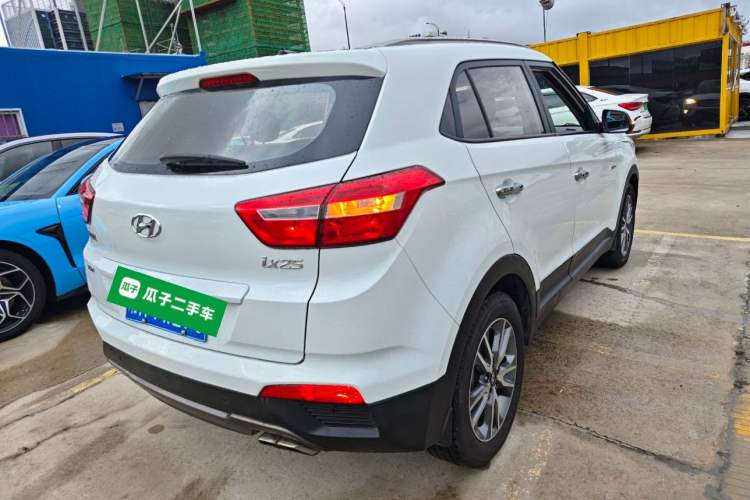 Used Hyundai ix25 2016 1.6T Dual-Clutch Two-Wheel Drive Smart GLS Model Rear Right 45 Deg
