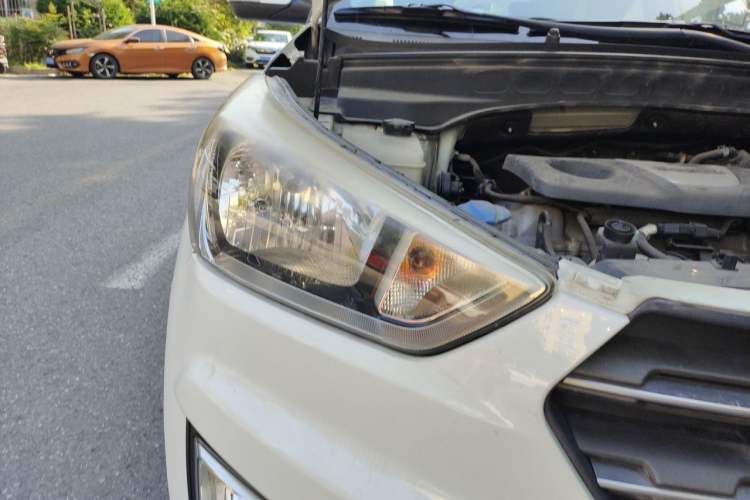 Used Hyundai ix25 2016 1.6T Dual-Clutch Two-Wheel Drive Smart GLS Model Right Front Headlight