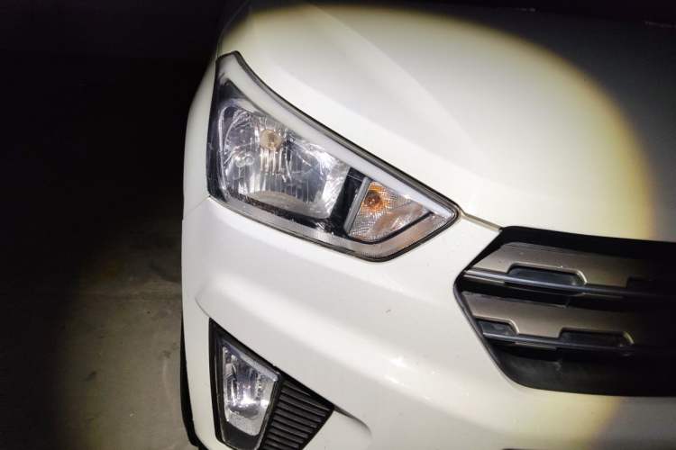 Used Hyundai ix25 2016 1.6T Dual-Clutch Two-Wheel Drive Smart GLS Model Right Front Headlight