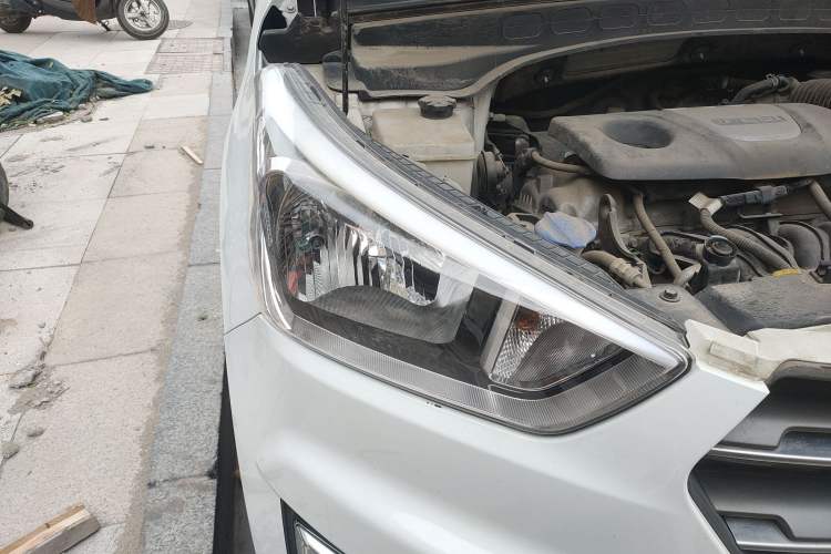Used Hyundai ix25 2016 1.6T Dual-Clutch Two-Wheel Drive Smart GLS Model Right Front Headlight