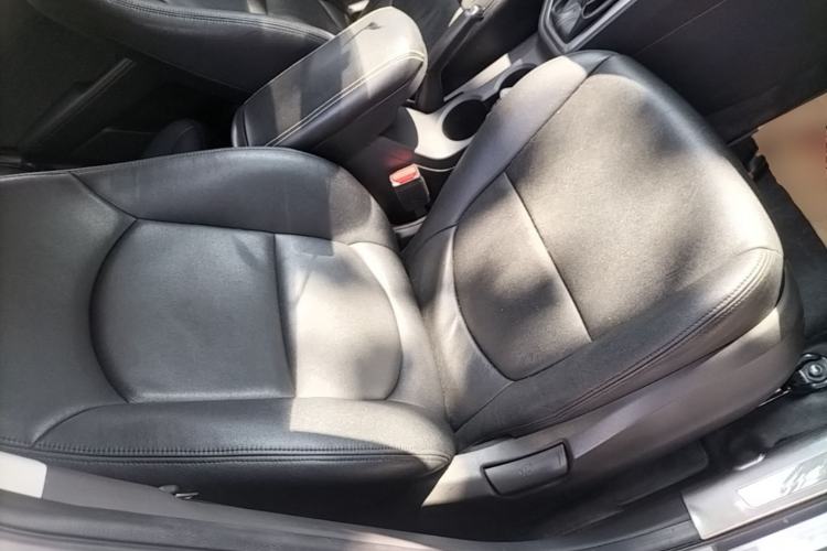 Used Hyundai ix25 2016 1.6T Dual-Clutch Two-Wheel Drive Smart GLS Model Right Front Seat