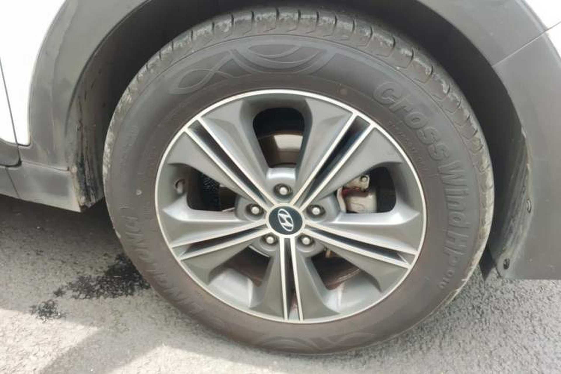 Used Hyundai ix25 2016 1.6T Dual-Clutch Two-Wheel Drive Smart GLS Model Right Front Wheel Hub