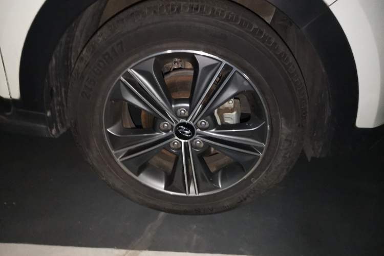 Used Hyundai ix25 2016 1.6T Dual-Clutch Two-Wheel Drive Smart GLS Model Right Front Wheel Hub