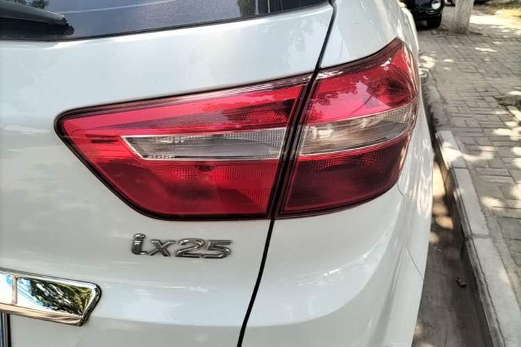 Used Hyundai ix25 2016 1.6T Dual-Clutch Two-Wheel Drive Smart GLS Model Right Rear Taillight