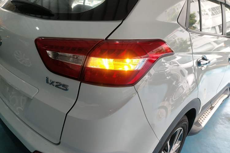 Used Hyundai ix25 2016 1.6T Dual-Clutch Two-Wheel-Drive Deluxe DLX Model Right Rear Taillight