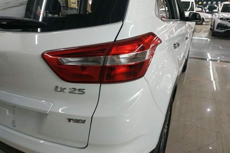 Used Hyundai ix25 2016 1.6T Dual-Clutch Two-Wheel Drive Smart GLS Model Right Rear Taillight