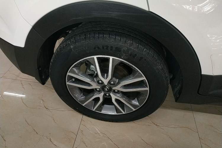 Used Hyundai ix25 2016 1.6T Dual-Clutch Two-Wheel Drive Smart GLS Model Right Rear Wheel Hub