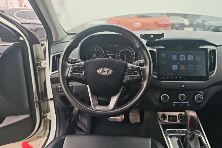 Used Hyundai ix25 2016 1.6T Dual-Clutch Two-Wheel Drive Smart GLS Model Steering Wheel